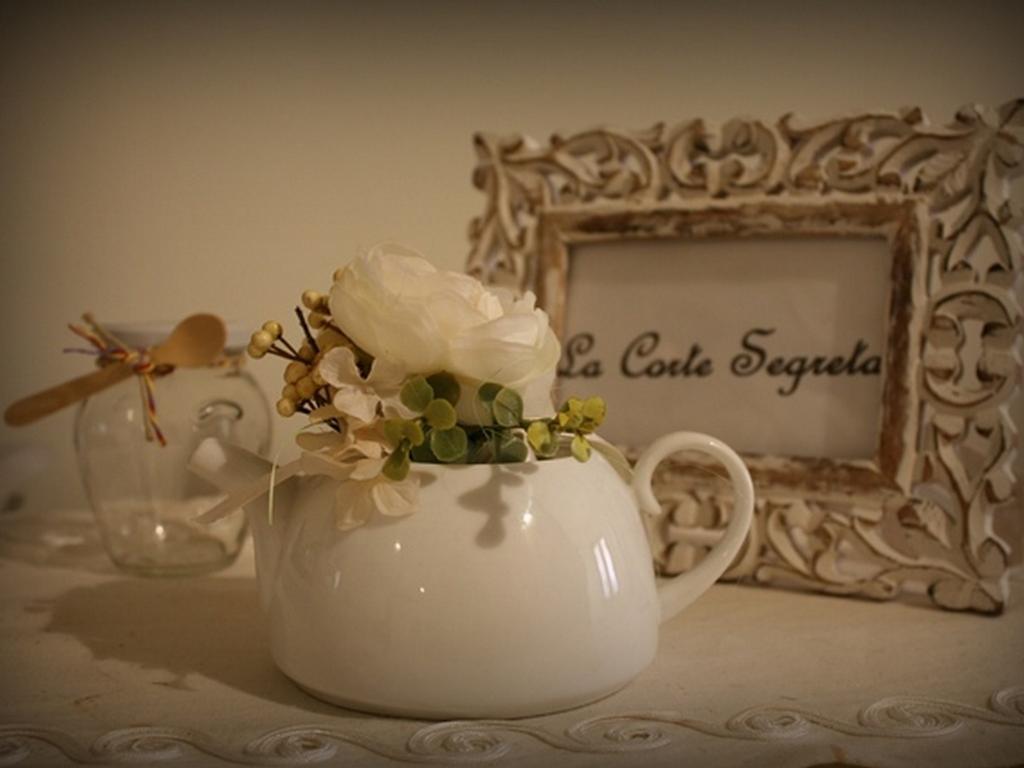 La Corte Segreta Bed & Breakfast
